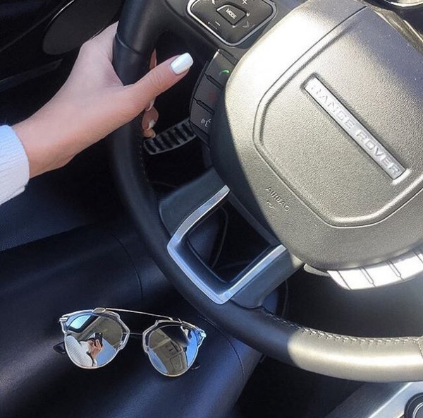 У мережі Інтернет українці прагнуть здаватися не тими, ким є. ФОТО