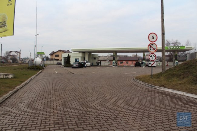 Жителі міста на Волині скаржаться на проблемне сусідство з АЗС. ФОТО, ВІДЕО