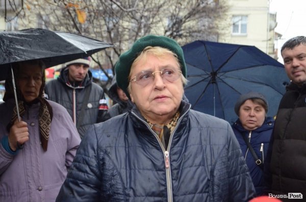 «Квіти - це духовність»: у центрі Луцька сварилися через ринок