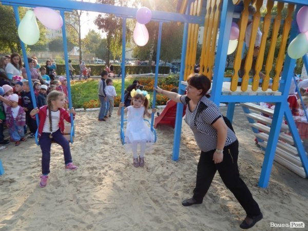 У луцькому садочку з’явився новий дитячий майданчик. ФОТО*