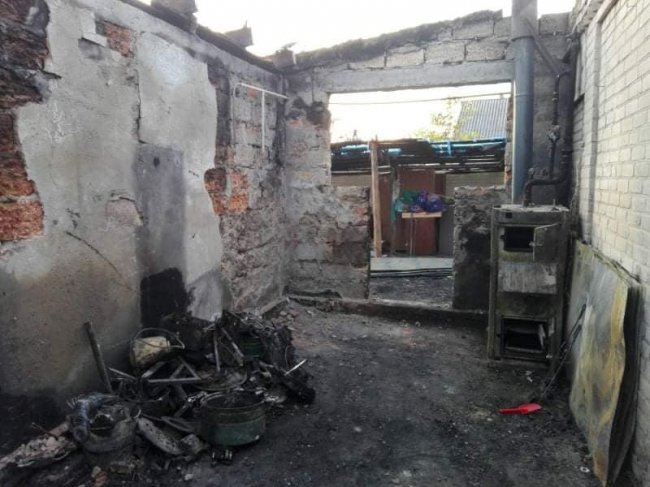 Просять допомогти родині з Ківерців, у якої вщент згорів будинок. ФОТО