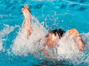 Як урятувати потопельника: поради волинського лікаря
