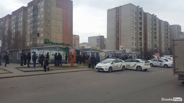 В Луцькому відділенні банку невідомий погрожував усіх підірвати. ФОТО. ВІДЕО
