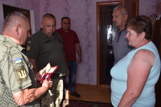 На Волині ордени полеглих Героїв вручили їхнім рідним