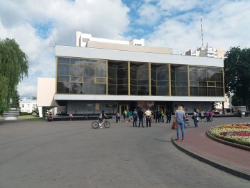 «Багатотисячний мітинг»: лучани не прийшли на акцію протесту проти смороду