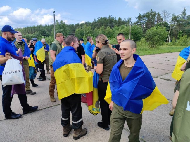 Обмін полоненими: додому повернули 25 військових, яким до 25 років