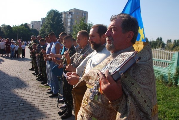 У Луцьку молились за десантників. ФОТО