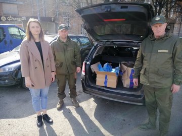 На Волині підприємці передають рибу волонтерам. ФОТО