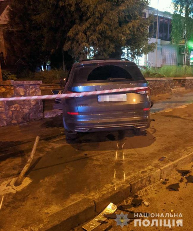 У Рівному позашляховик влетів у таксі, є потерпілі. ФОТО