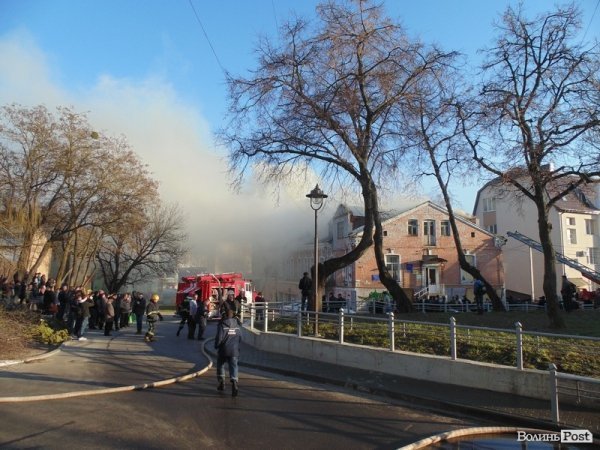 Фото великої пожежі в центрі Луцька. ДОПОВНЕНО