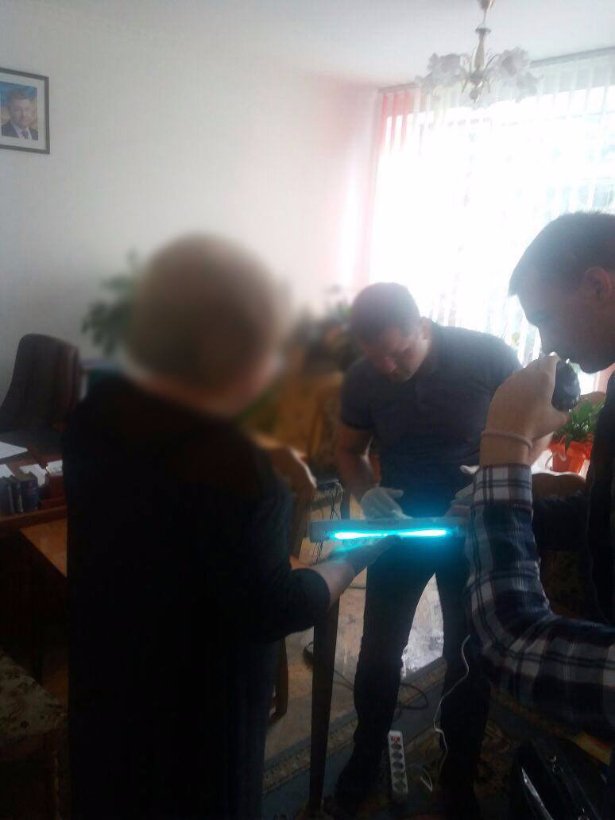 На Волині групу посадовців затримали на хабарі