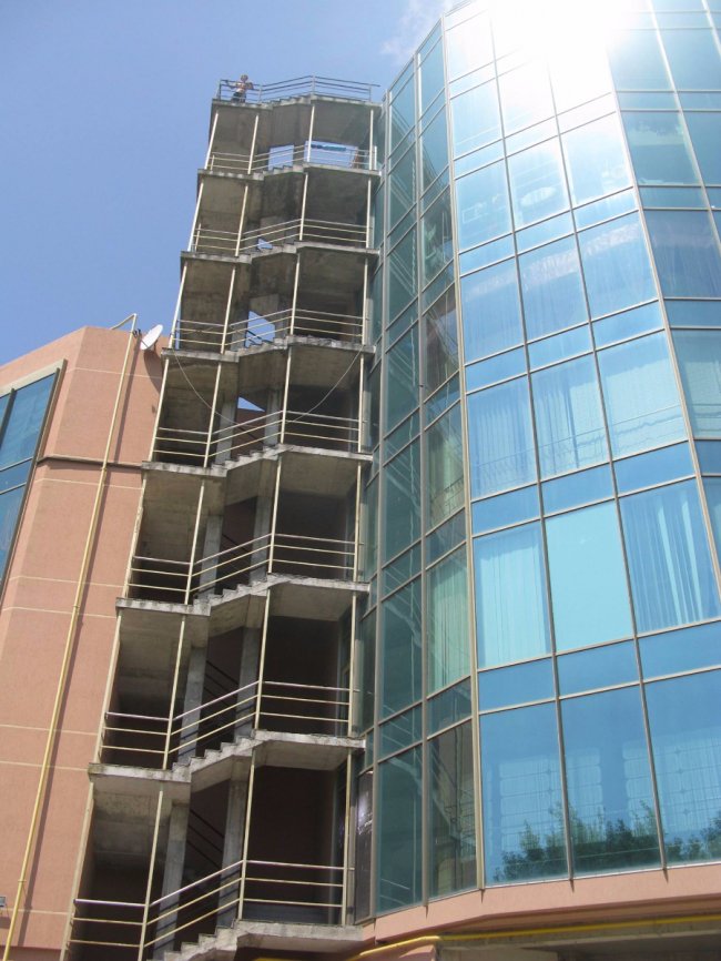 Луцький екстремал показав, як тренується на висотці в центрі Луцька