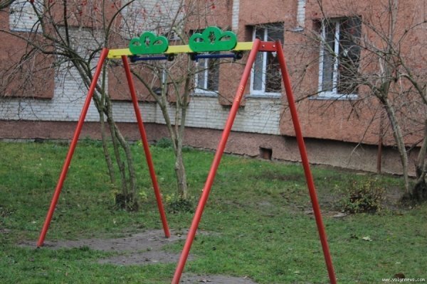 Дитсадок в Луцьку, як прохідний двір. ФОТО