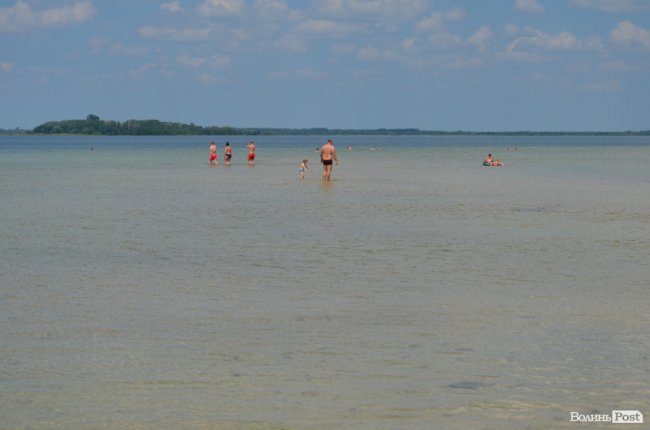 Облаштування набережної біля Світязю: останні штрихи перед стартом сезону. ФОТО
