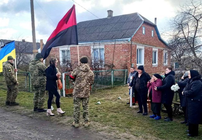 Дев’ять місяців вважався зниклим безвісти: на Волині попрощалися з Героєм Олександром Грицюком
