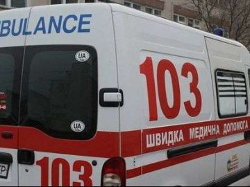 У Києві чоловік помер у черзі до лікаря
