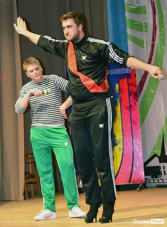 КВН у Луцьку: львівські хлопці перемогли запорізьких «гопників». ФОТО