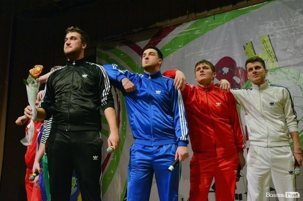 КВН у Луцьку: львівські хлопці перемогли запорізьких «гопників». ФОТО