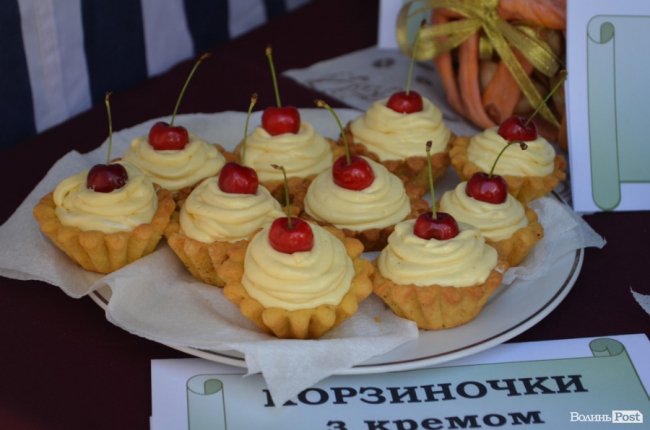 Із піснями та вітаннями: у Луцьку - обласне свято профтехосвіти. ФОТО
