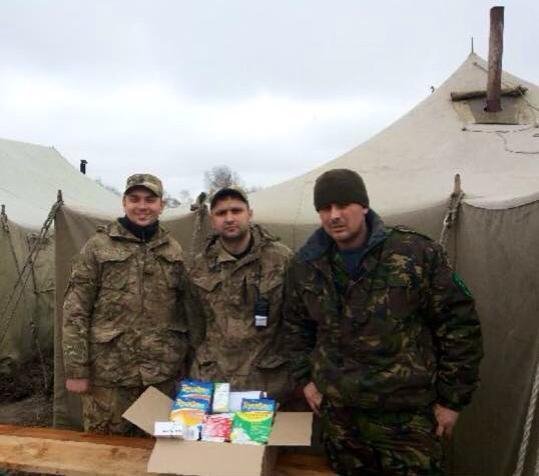 Волинські волонтери передали бійцям ліки проти застуди. ФОТО