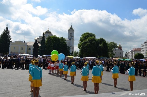 У центрі Луцька – виставка талантів зі всієї області. ФОТО 