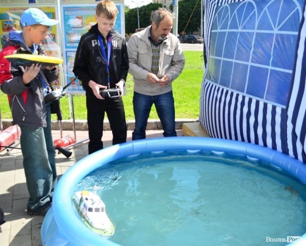 У центрі Луцька – виставка талантів зі всієї області. ФОТО 