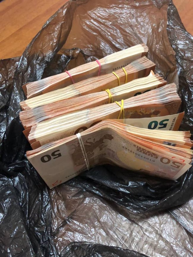Поляк хотів через «Ягодин» незаконно вивезти з України десятки тисяч євро. ФОТО
