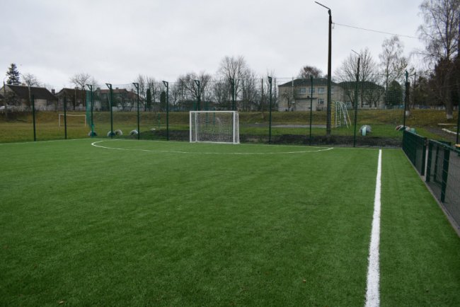 У Горохові відкрили футбольне поле зі штучним покриттям. ФОТО