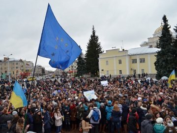 У Луцьку - студентський Євромайдан без партсимволіки. ФОТО