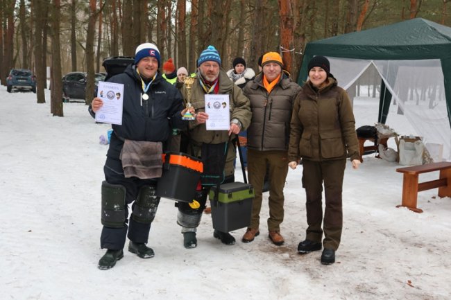 На Волині відбулися змагання із зимової риболовлі. ФОТО