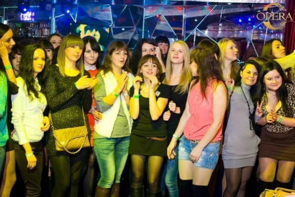 Чоловічий стриптиз у луцькому клубі. ФОТО