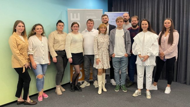 Навчальна платформа для медиків UNIVERSE: як Олена Василюк прагне навчати та створити ком'юніті медиків Волині