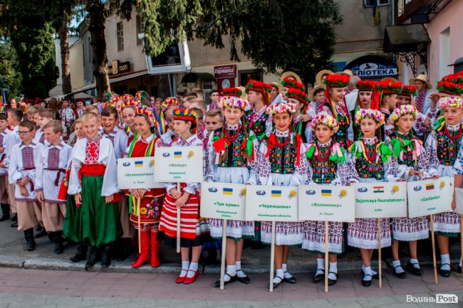 Від Мексики до Індії: грандіозний міжнародний фестиваль стартував у Луцьку. ФОТО