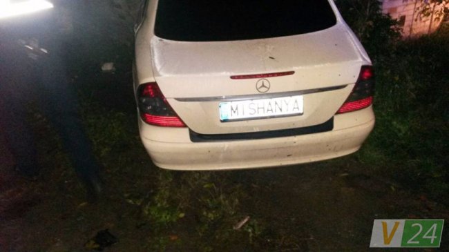 У Луцьку авто влетіло в будинок і розтрощило санвузол