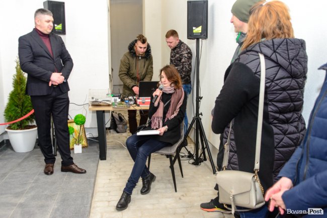 Зі знижками та цінними подарунками: у Луцьку грандіозно відкрилий шоурум меблів і декору «МакКо»*