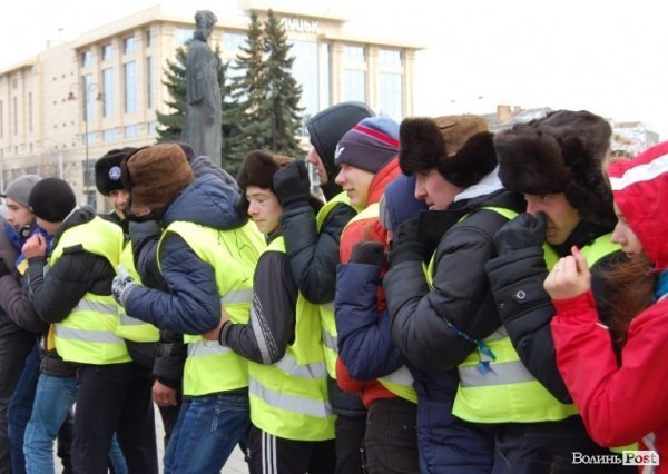 У Луцьку вчили, як оборонятися від «Беркута» і «тітушків». ФОТО. ВІДЕО