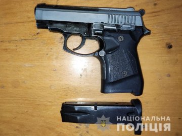 У Ковелі чоловік влаштував стрілянину, поранивши свого знайомого