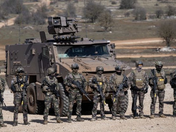 Не воюватимуть за нас: Зеленський пояснив роль присутності європейських військ