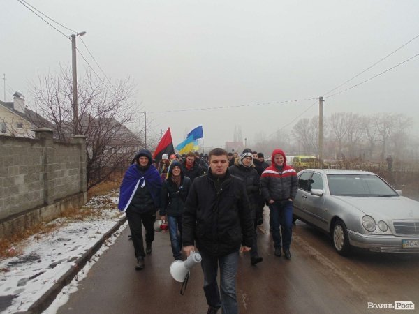 Як Автомайдан колядував у Клімчука. ВІДЕО