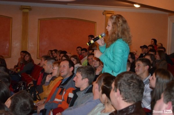 Луцьку публіку на КВН підкорив сільський гумор. ФОТО