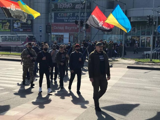 «Правий сектор» мітингував проти будівництва храмів Московського патріархату мережею «БРСМ-нафта»