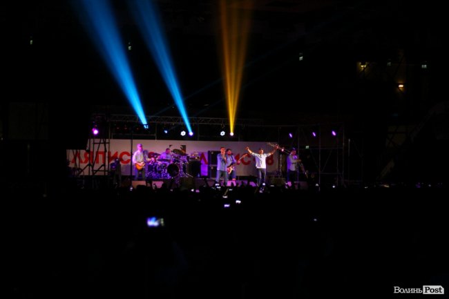 Як це було: фото грандіозного концерту «Ляпис 98» у «ПортCity»