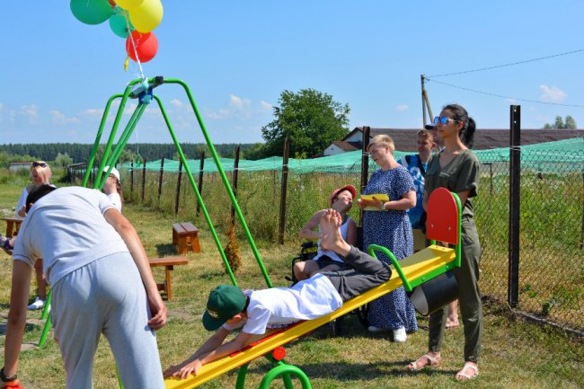 Луцькі активісти зібрали кошти на будівництво майданчика для дітей з ДЦП