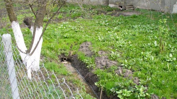 Як в середньовіччі: в Ківерцях люди виливають нечистоти на вулиці. ФОТО