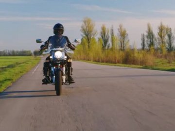 У Луцькому районі мотоцикліст в'їхав у легковик і втік з місця ДТП 