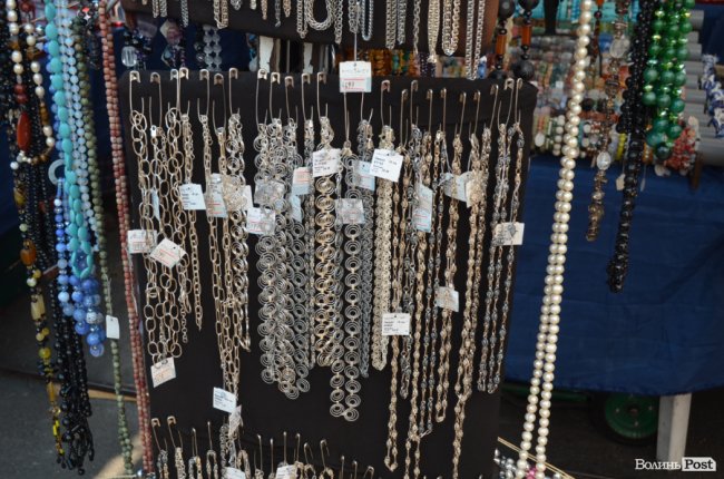 Місце для вигідного шопінгу: у Луцьку відкрився Харківський ярмарок*