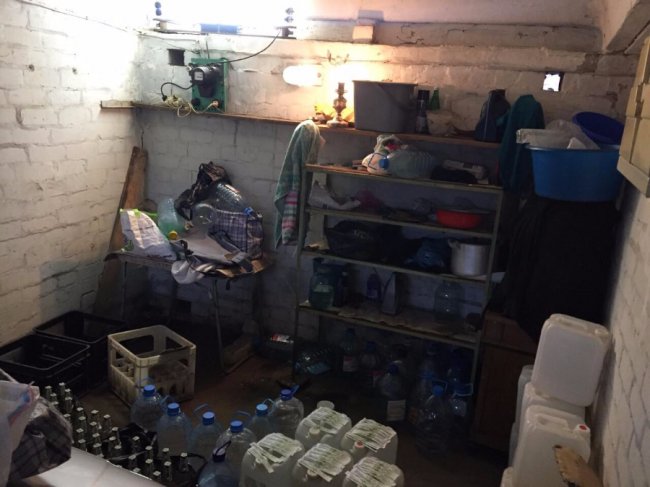 Лучанин влаштував цех з виробництва сурогату