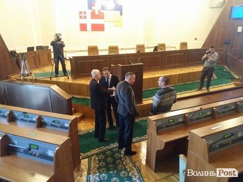 Позачергова сесія Волинської облради. ЯК ЦЕ БУЛО