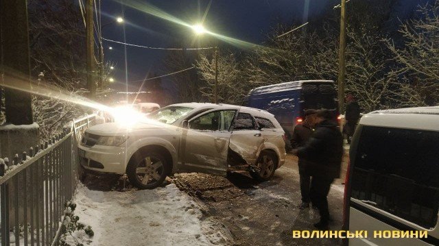 У Луцьку – аварія за участю трьох авто. ФОТО