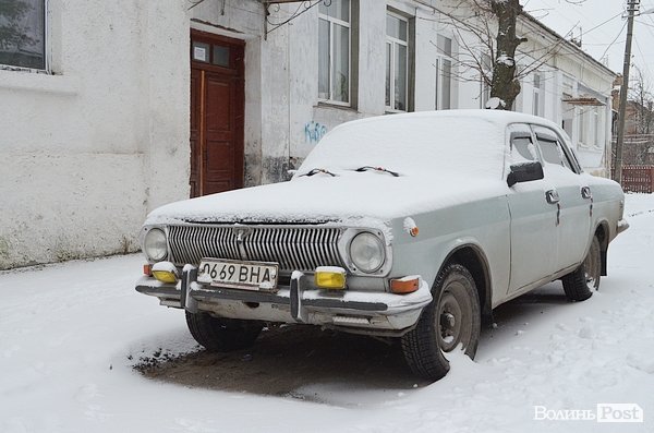 Луцьк засипало снігом. ФОТО